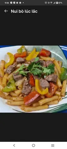 Hình ảnh Nui xào bò lúc lắc 