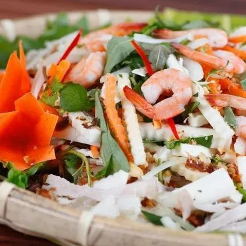 Hình ảnh GỎI CỦ HŨ DỪA TÔM MỰC