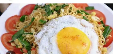 Hình ảnh mì xào 2 trứng 