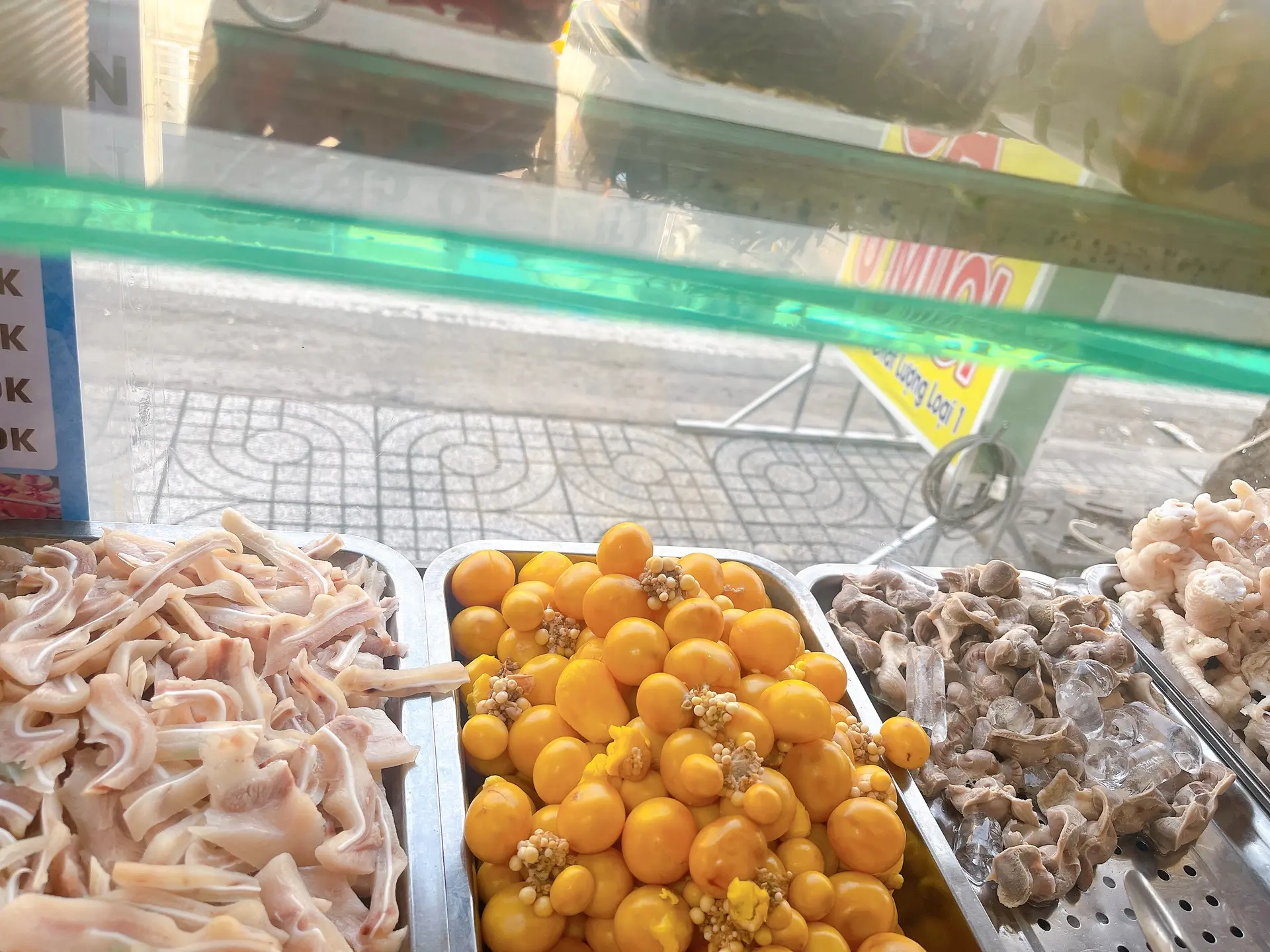 Hình ảnh Chân Gà +Mề Gà + Trứng Non Sốt Thái