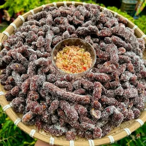 Hình ảnh Me lào kèm muối ớt