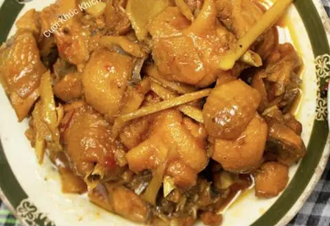 Hình ảnh Cơm gà kho gừng