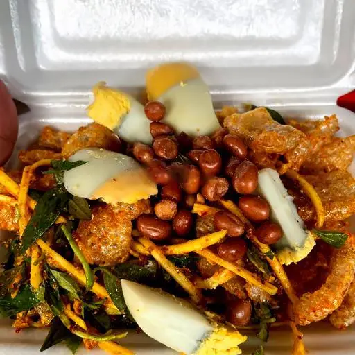 Hình ảnh Bánh Tráng Trộn Da Heo