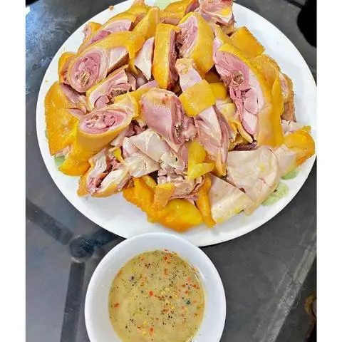 Hình ảnh 1/2 CON GÀ ÔM TRỨNG NON CHẶT SẴN