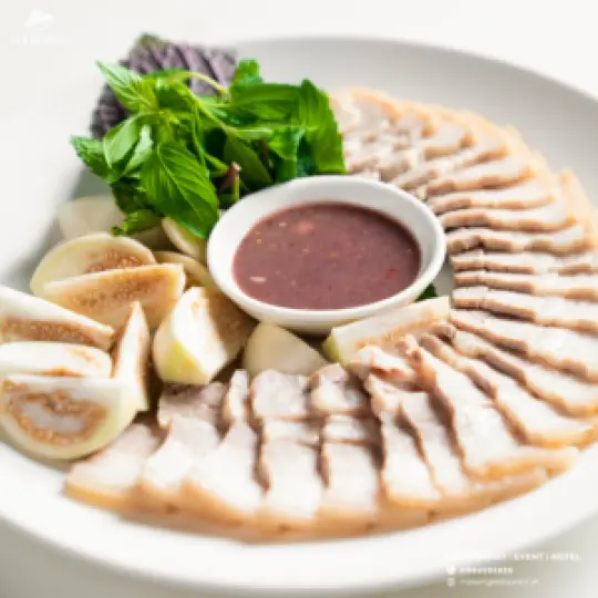 Hình ảnh Cơm thịt luộc cà pháo mắm tôm 
