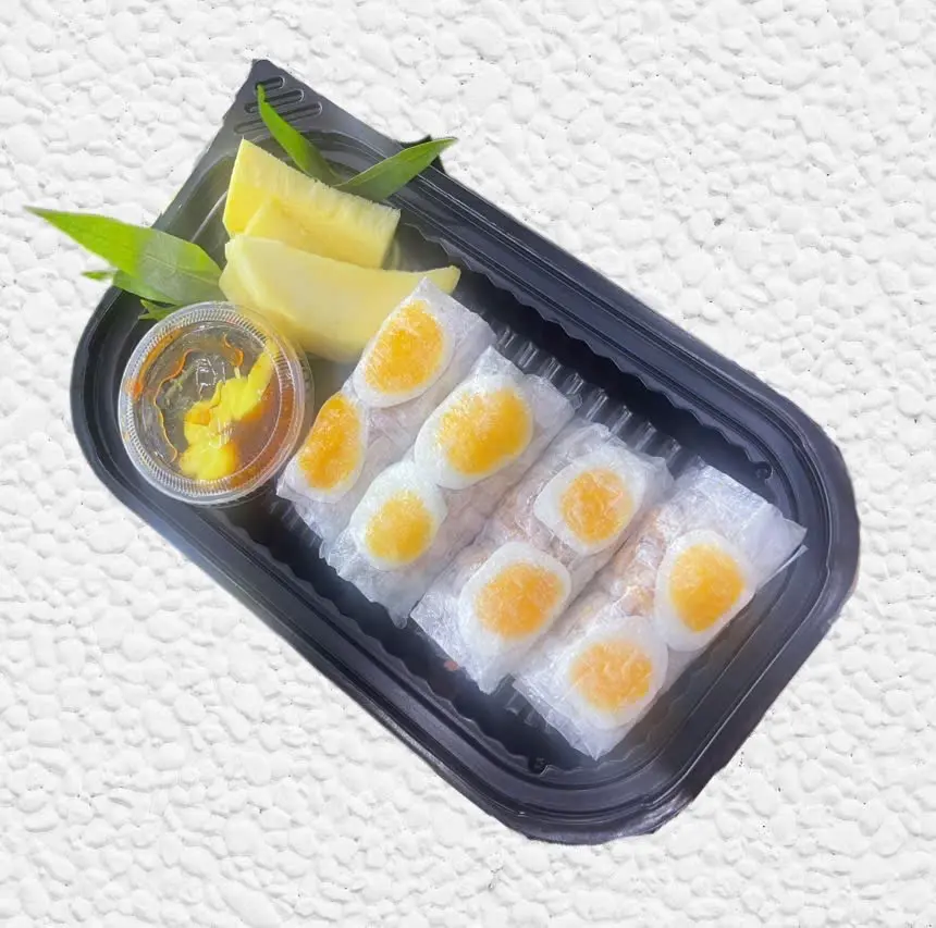 Hình ảnh Bánh Tráng Cuốn Ớt Rim Chấm Sốt (6 Cuốn)