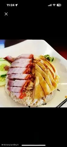 Hình ảnh cơm gà luoc + heo quay 
