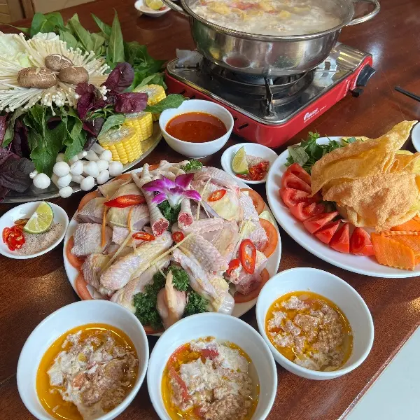 Hình ảnh LẨU GÀ TRE