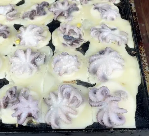 Hình ảnh Takoyaki bạch tuộc nguyên con