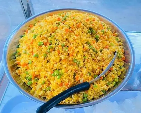 Hình ảnh Cơm rang thập cẩm ( dương châu)