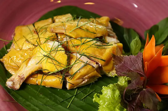 Hình ảnh Cơm Đùi Gà Hấp Lá Chanh - Trà Ô Long