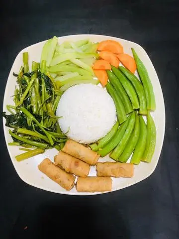 Hình ảnh cơm chay thập Cẩm +chả giò 