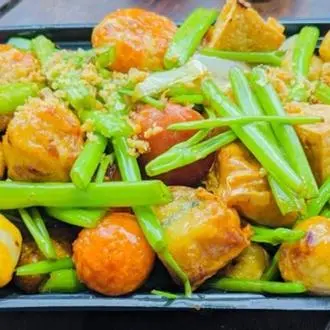 Hình ảnh combo thập cẩm sốt mắm bơ tỏi nhỏ
