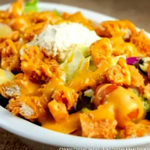 Hình ảnh Salad và gà rán