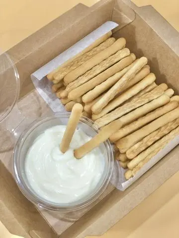 Hình ảnh Bánh que mặn sốt phô mai