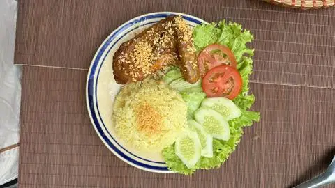 Hình ảnh Cơm gà Rôti Cánh 