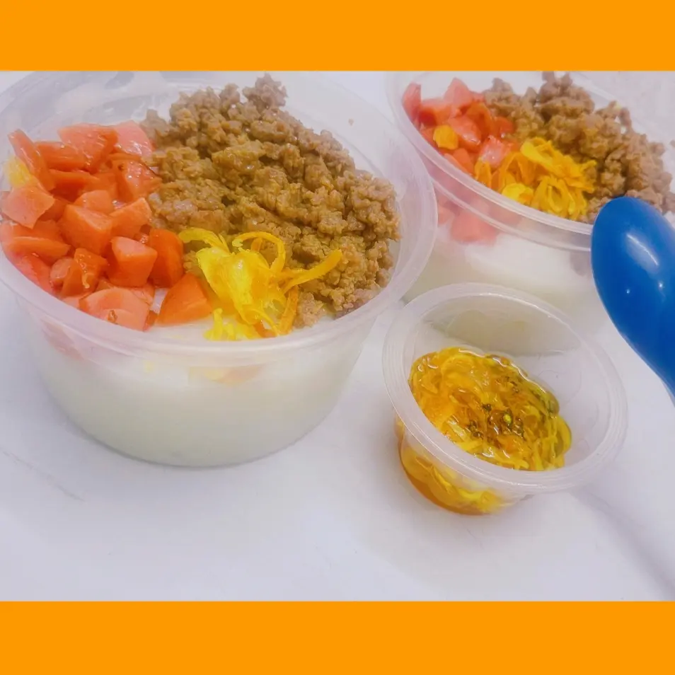Hình ảnh Cháo Thịt Bò Bằm, Xúc Xích (ST25) + Tặng Sốt Mắm Hành Phi