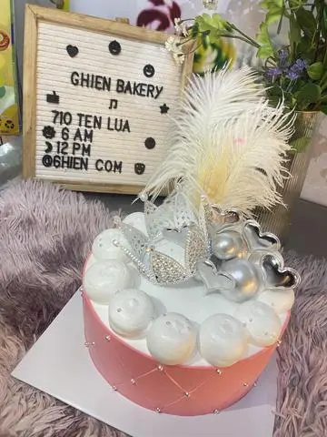 Hình ảnh bánh kem mẫu nữ 20cm mã 03