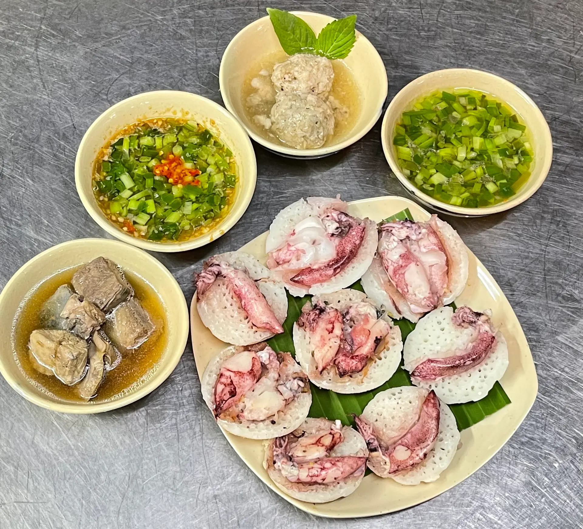Hình ảnh Bánh căn Tôm Mực