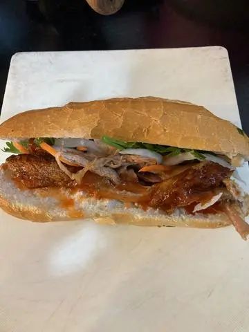 Hình ảnh Bánh mì vịt quay
