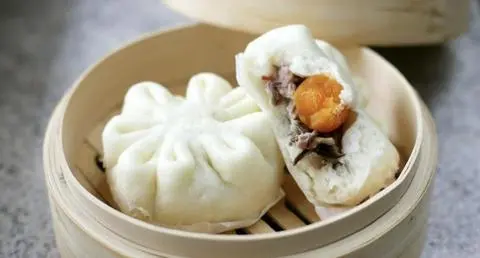 Hình ảnh BÁNH BAO NHÂN THỊT-TRỨNG CÚT- TRỨNG MUỐI