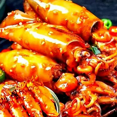 Hình ảnh Nửa kg mực trứng sốt sa tế cay kèm cơm lam