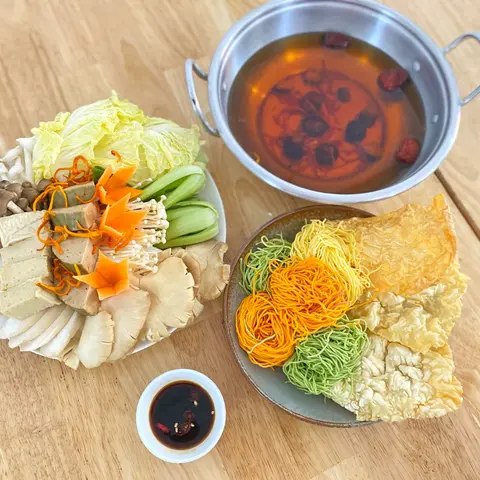 Hình ảnh Lẩu nấm đông trùng - Nhỏ