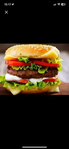 Hình ảnh Hamburger tôm trứng- phô mai lát tan chảy