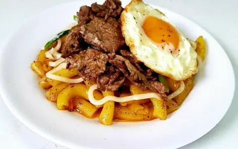 Hình ảnh Nui Xào Bò Trứng