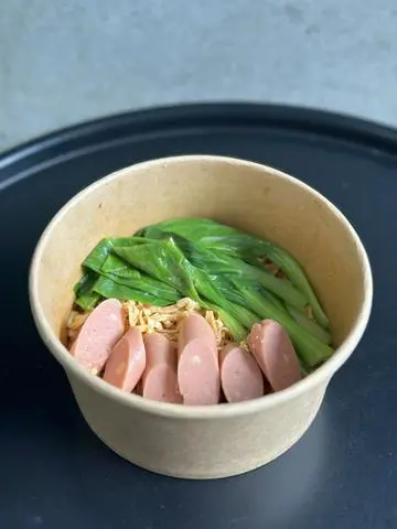 Hình ảnh Mì Trộn Xúc Xích Phô Mai