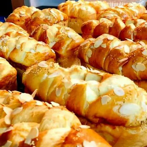 Hình ảnh Bánh mì hoa cúc