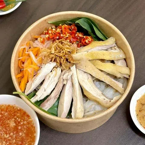 Hình ảnh Bánh ướt thịt gà