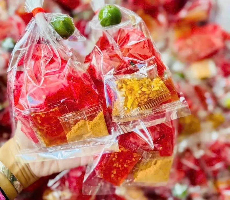 Hình ảnh Bánh Tráng Sợi Dẻo Thanh Long Muối Nhuyễn Tỏi Sa Tế 