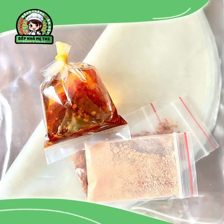 Hình ảnh Bánh tráng phơi sương (Muối hành phi, sate, tắc)