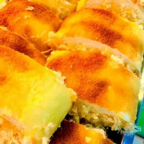 Hình ảnh Bánh mì dừa chà bông