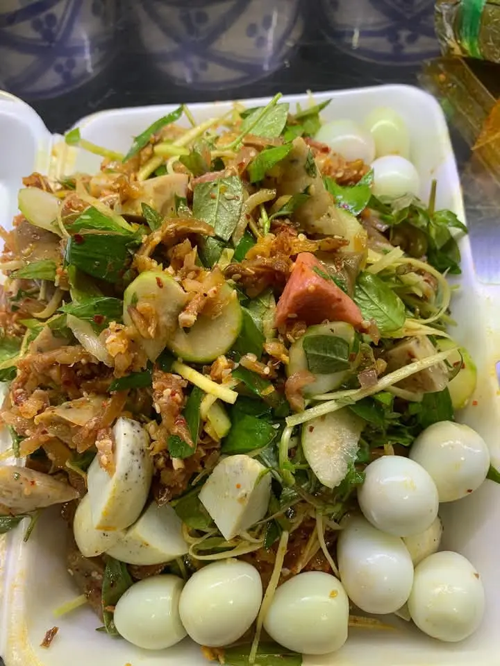 Hình ảnh Tré Trộn Đặc Biệt - Tặng Kèm Bánh Phồng Tôm 
