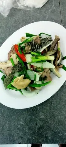 Hình ảnh Lòng Bò Hấp Hành, Gừng 