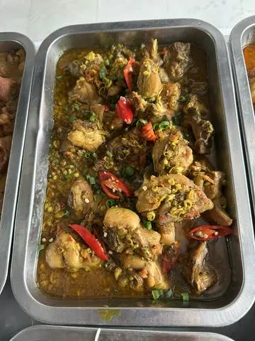 Hình ảnh gà kho xả