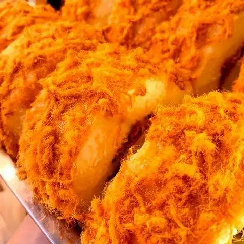 Hình ảnh Bông lan cuộn chà bông gà cay
