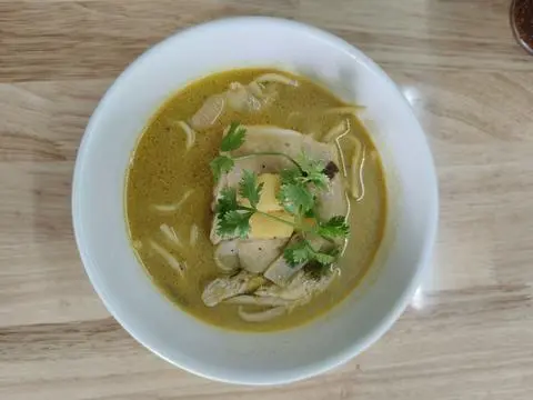 Hình ảnh Mì cà ri đùi