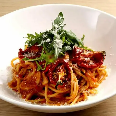 Hình ảnh Bolognese spaghetti with sun-dried tomato