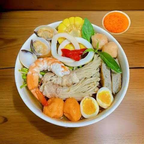 Hình ảnh Bún Thái cay siêu topping