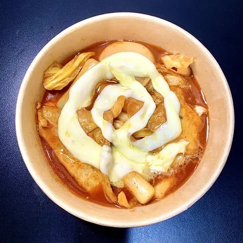 Hình ảnh Tokbokki phủ phomai + Miến