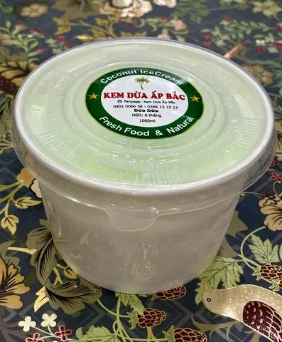 Hình ảnh Kem Dừa Lá Dứa 600ml (450g)