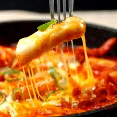 Hình ảnh Tokbokki Sốt Cây Phô Mai