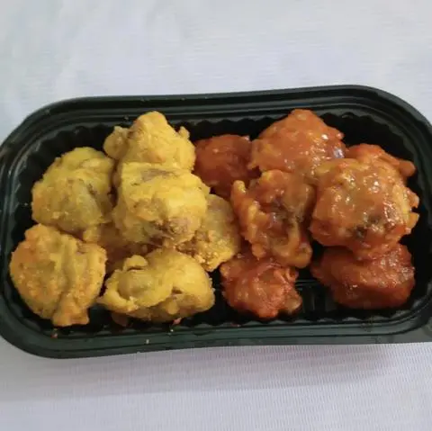 Hình ảnh  Gà ( lắc phô mai + sốt cay)