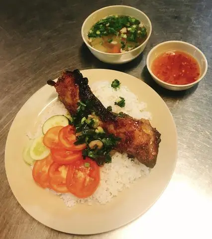 Hình ảnh cơm sườn cọng