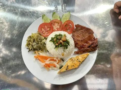 Hình ảnh Cơm tấm sườn chả