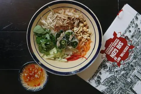 Hình ảnh Bún Bì Cuốn  : noodles with vegetables and meat 