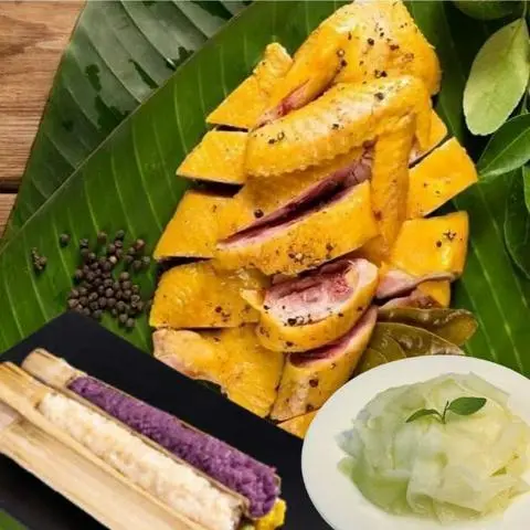 Hình ảnh Combo Gà Ủ Muối Nửa Con + 1 Cơm Lam Ống Tre